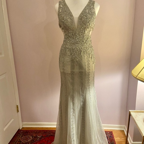 Dresses & Skirts - Beautiful, Elegant , mermaid gown by Elle Wilde by Mon Cherie size 0